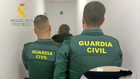 Detenidos a los presuntos autores de un atraco a una farmacia de Camargo Detenidos a los presuntos autores de un atraco a una farmacia de Camargo