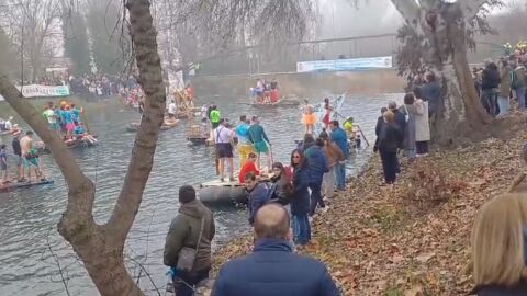 Baño en El Robledo para despedir el año Baño en El Robledo para despedir el año