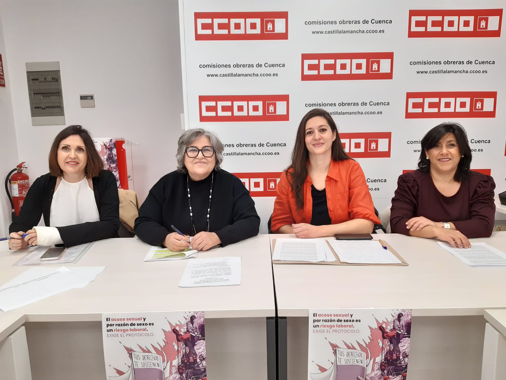 Trabajadoras de viviendas de mayores se organizan para defender el servicio y sus condiciones laborales Trabajadoras de viviendas de mayores se organizan para defender el servicio y sus condiciones laborales