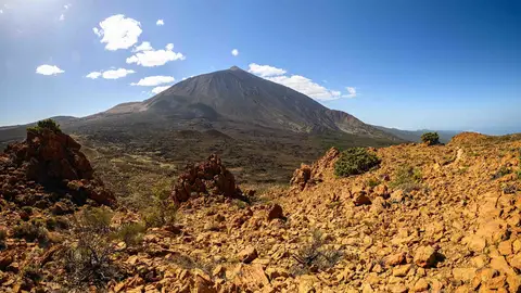 Detectado un 'enjambre sísmico' con 14 terremotos al oeste de Las Cañadas del Teide Detectado un 'enjambre sísmico' con 14 terremotos al oeste de Las Cañadas del Teide