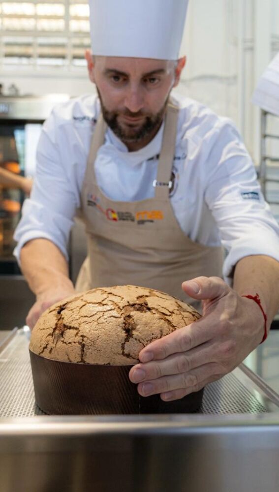 El pastelero redovanense José Manuel Marcos apuesta por mantener la elaboración del tradicional Roscón de Reyes durante todo el año 