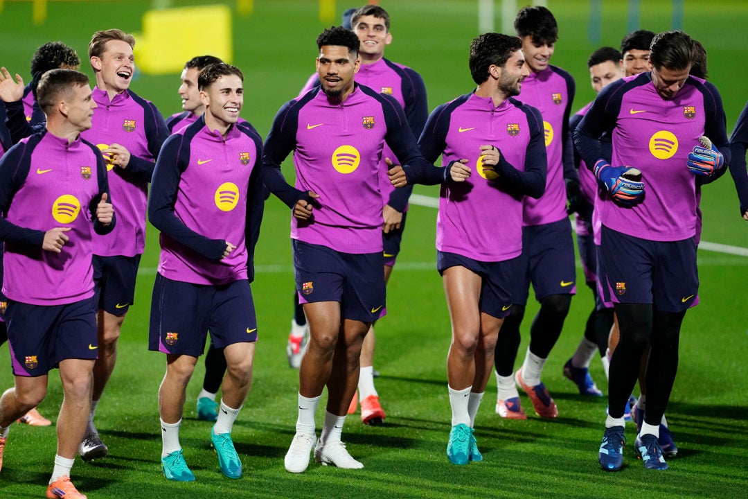 Araujo y Olmo vuelven al trabajo en el Barça Araujo y Olmo vuelven al trabajo en el Barça