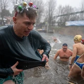 Decenas de personas han participado en el baño en el río Bullaque Decenas de personas han participado en el baño en el río Bullaque