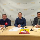 José Ferri, edil de Fiestas de Villena, en el centro de la imagen.