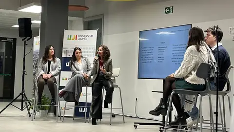 La UJI lanza el Observatorio de la Profesión Docente para mejorar la colaboración del profesorado La UJI lanza el Observatorio de la Profesión Docente para mejorar la colaboración del profesorado