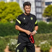Rubi, entrenador de la UD Almería, en una sesión de entrenamiento. Rubi, entrenador de la UD Almería, en una sesión de entrenamiento.