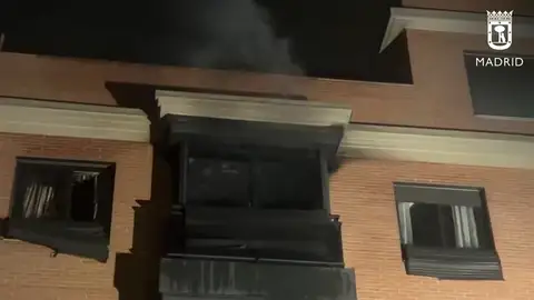 Mueren tres personas en el incendio de una vivienda del barrio madrileño de Carabanchel Mueren tres personas en el incendio de una vivienda del barrio madrileño de Carabanchel