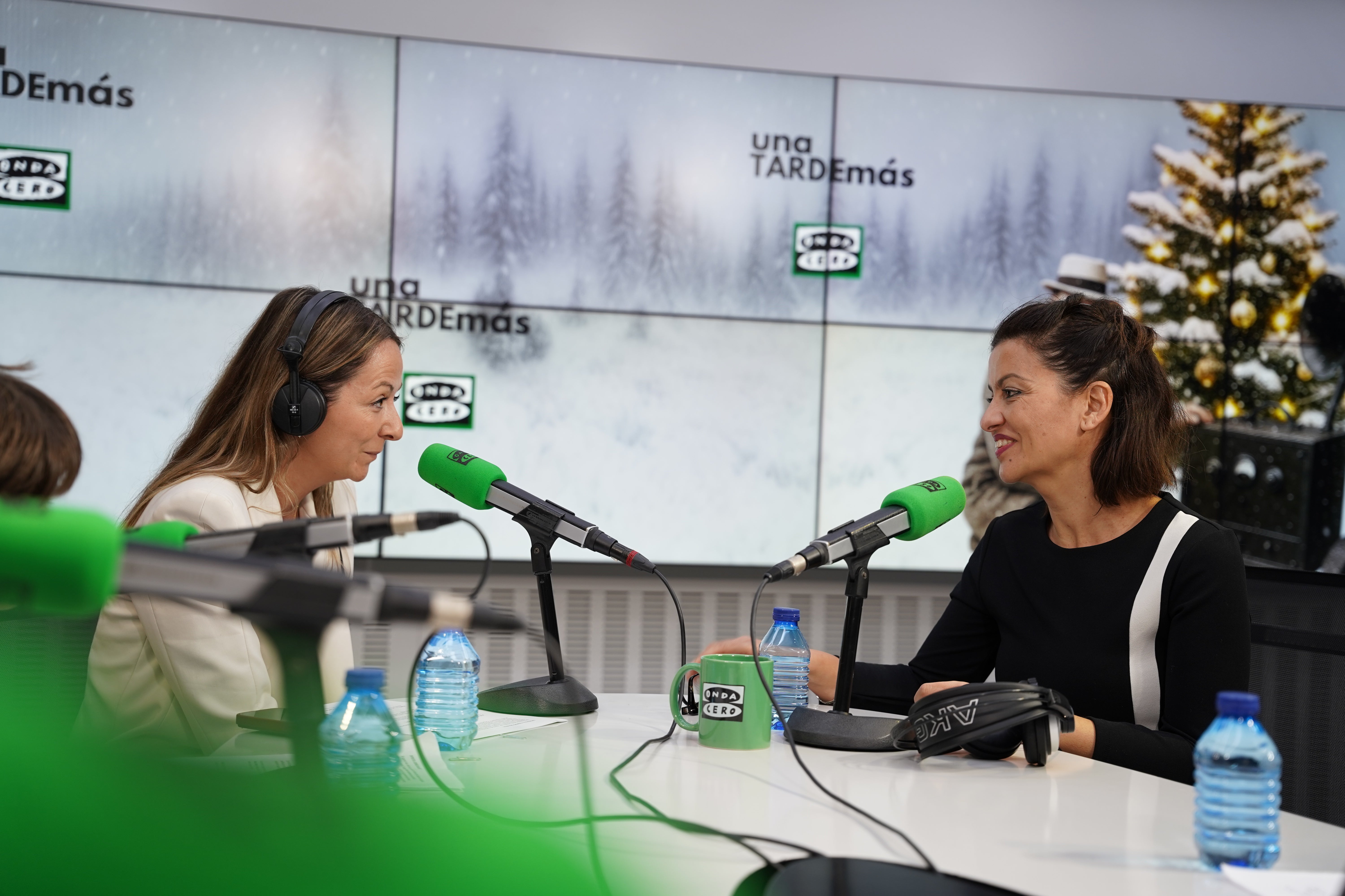 Sira Rego: "Reducir la jornada laboral también es un derecho de los niños, para disfrutar más de sus padres" Sira Rego: "Reducir la jornada laboral también es un derecho de los niños, para disfrutar más de sus padres"