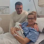 Mario, el primer nacimiento de 2026 en el Hospital General de Elche con sus padres. Mario, el primer nacimiento de 2026 en el Hospital General de Elche con sus padres.
