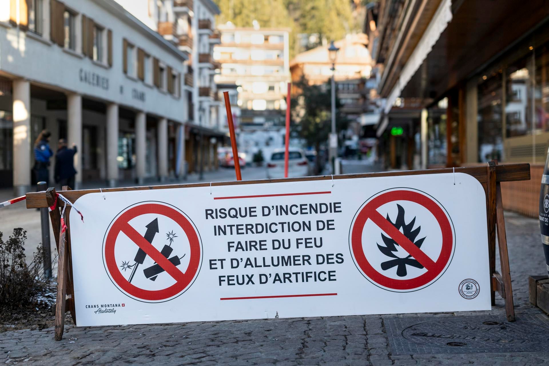 Todo lo que se sabe de la trágica fiesta de Ano Nuevo en Suiza: las principales teorías sobre cómo se originó el fuego — Más de uno cover