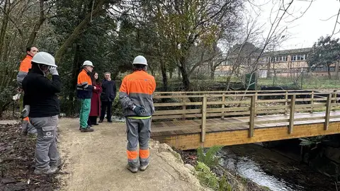 El proyecto Ecobosque do Banquete de Conxo avanza con la recuperación del puente del Cementerio Psiquiátrico y la instalación de nuevas pasarelas y miradores El proyecto Ecobosque do Banquete de Conxo avanza con la recuperación del puente del Cementerio Psiquiátrico y la instalación de nuevas pasarelas y miradores