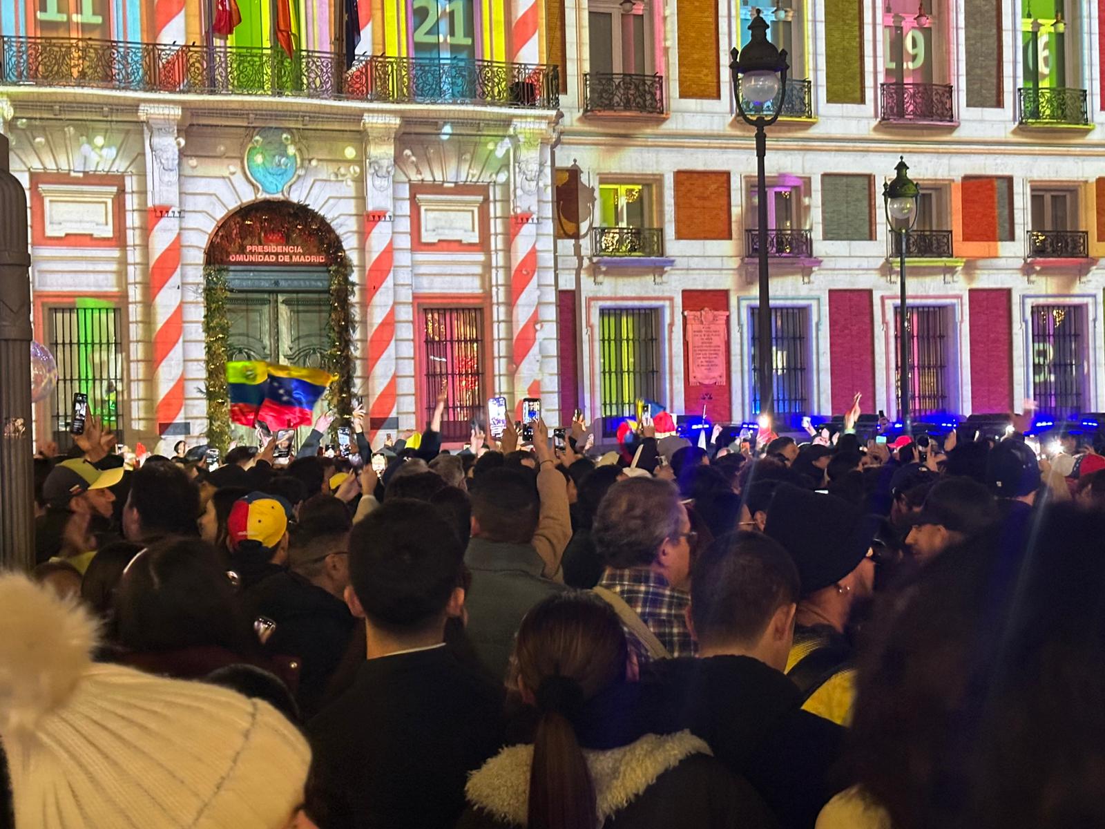 "Por fin puedo volver a mi país": el pueblo venezolano celebra la detención de Maduro "Por fin puedo volver a mi país": el pueblo venezolano celebra la detención de Maduro