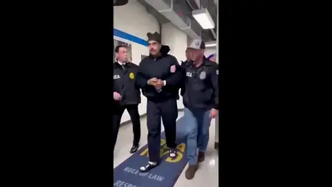 El vídeo de Maduro tras llegar al centro de detención de Brooklyn: "Happy new year" El vídeo de Maduro tras llegar al centro de detención de Brooklyn: "Happy new year"