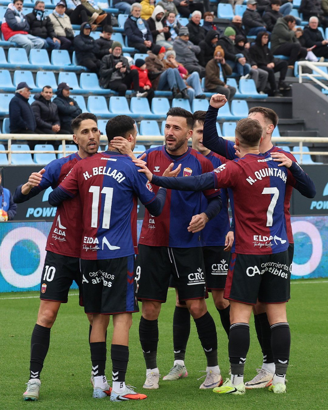 El Eldense celebra el gol de Hamza Bellari en Ibiza. El Eldense celebra el gol de Hamza Bellari en Ibiza.