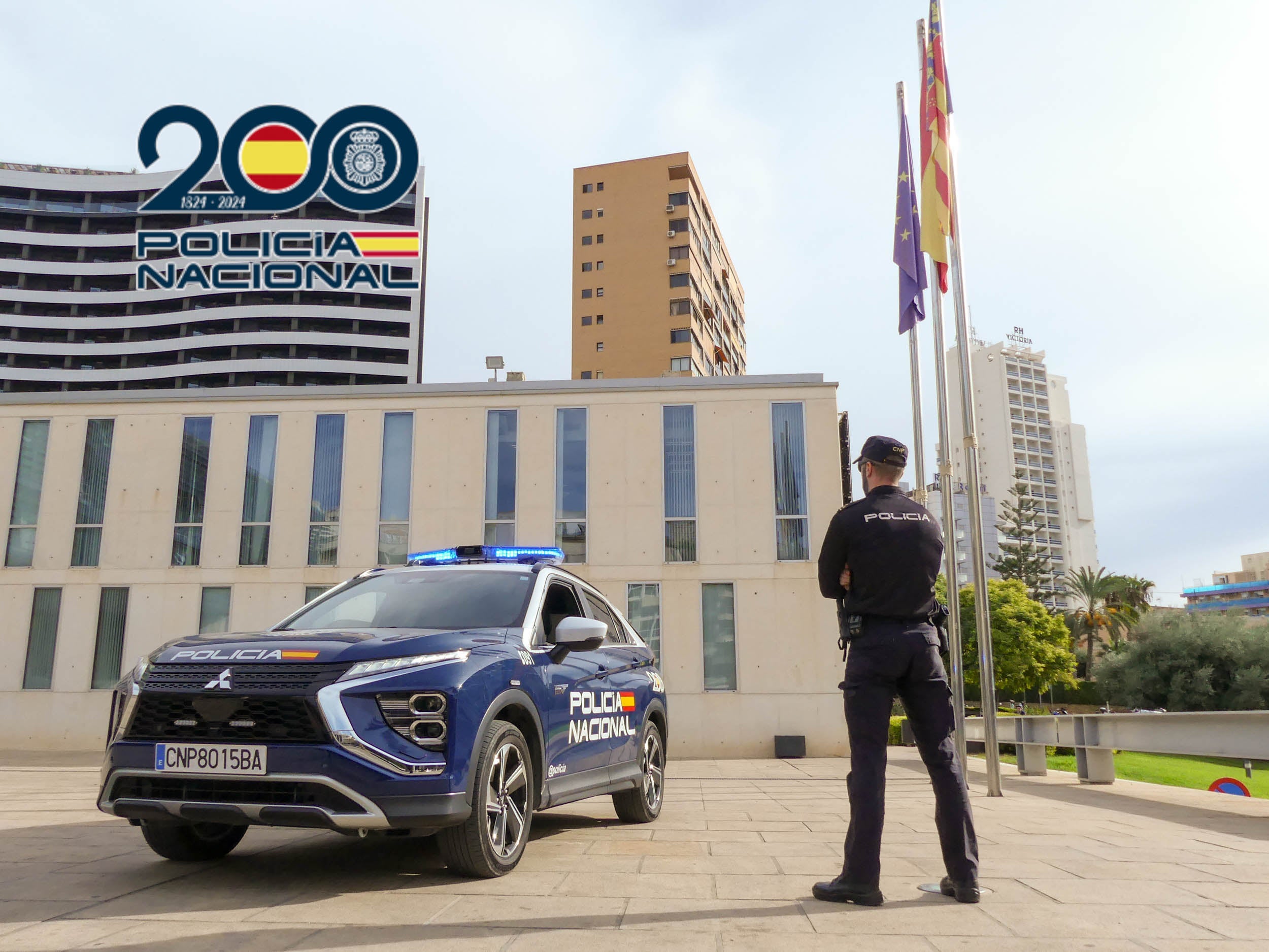 La Policía Nacional detiene en Benidorm a un varón por la presunta comisión de cuatro robos con violencia mediante el método del tirón de cadena La Policía Nacional detiene en Benidorm a un varón por la presunta comisión de cuatro robos con violencia mediante el método del tirón de cadena