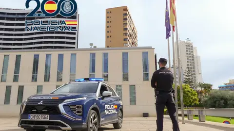 La Policía Nacional detiene en Benidorm a un varón por la presunta comisión de cuatro robos con violencia mediante el método del tirón de cadena La Policía Nacional detiene en Benidorm a un varón por la presunta comisión de cuatro robos con violencia mediante el método del tirón de cadena
