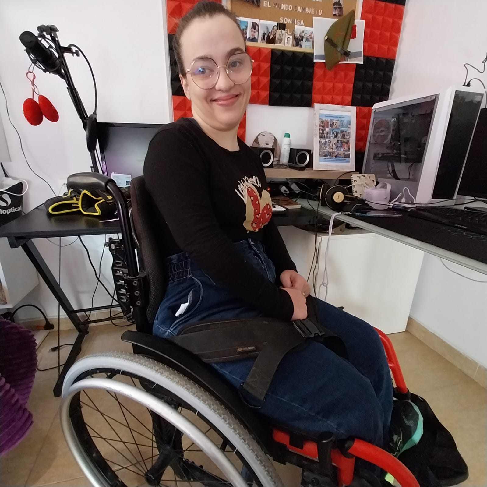 La roquetera Melany Rivera, con parálisis cerebral, compone e interpreta canciones La roquetera Melany Rivera, con parálisis cerebral, compone e interpreta canciones