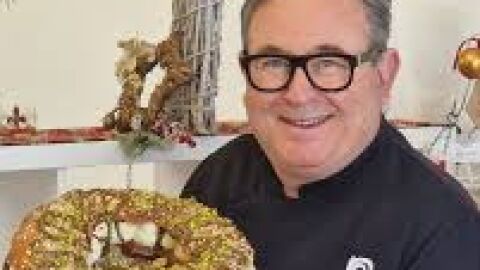 Ra&uacute;l Asencio con el rosc&oacute;n de crema de pistacho