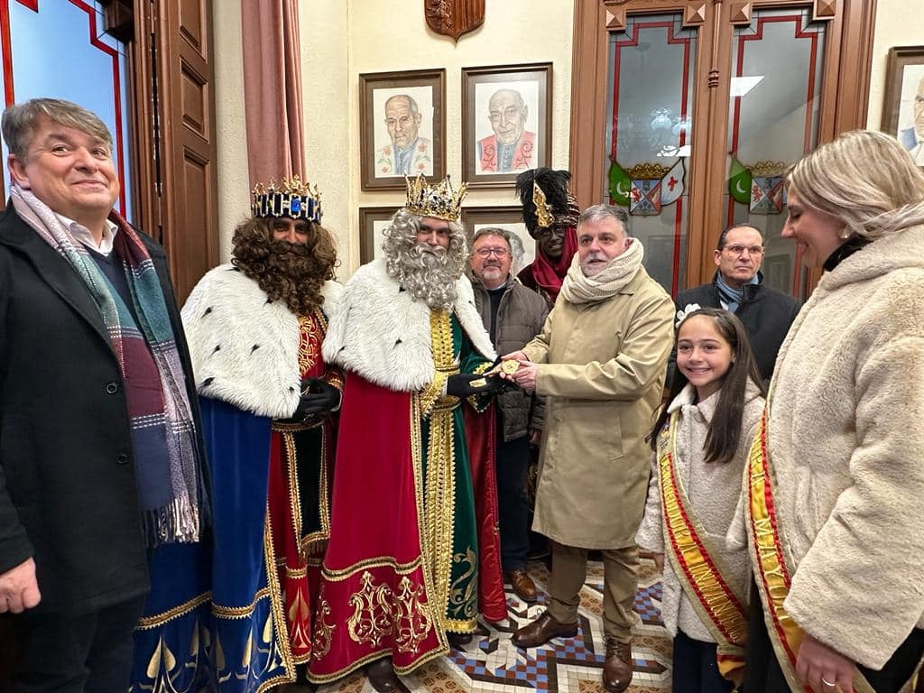 Villena traslada la Cabalgata a este martes 6 de enero a las 18:00 horas Villena traslada la Cabalgata a este martes 6 de enero a las 18:00 horas