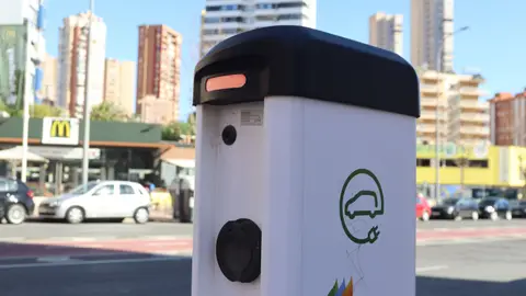Benidorm aprueba el proyecto para la instalación de nuevos puntos de recarga rápida y semirápida de vehículos eléctricos en Levante Benidorm aprueba el proyecto para la instalación de nuevos puntos de recarga rápida y semirápida de vehículos eléctricos en Levante