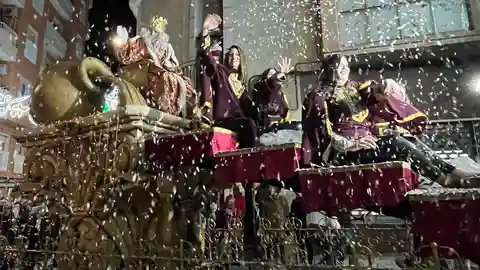 Crevillent postpone la cabalgata de Reyes al sábado día 10 transformada en desfile de despedida a los magos Crevillent postpone la cabalgata de Reyes al sábado día 10 transformada en desfile de despedida a los magos