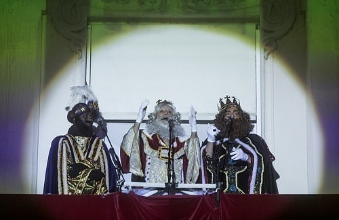 Huesca se deja guiar por una estrella para recibir a los Reyes Magos Huesca se deja guiar por una estrella para recibir a los Reyes Magos