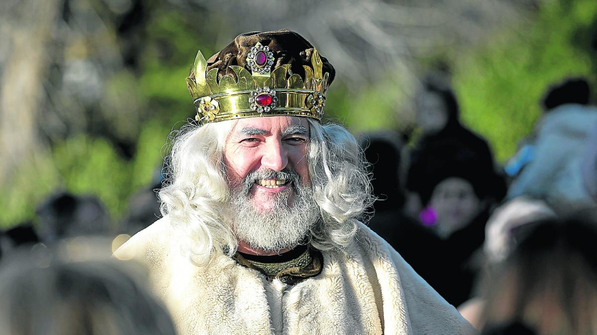 El Rey Melchor anima a los niños a escribir cartas responsables y a valorar los juegos compartidos y el aprendizaje El Rey Melchor anima a los niños a escribir cartas responsables y a valorar los juegos compartidos y el aprendizaje