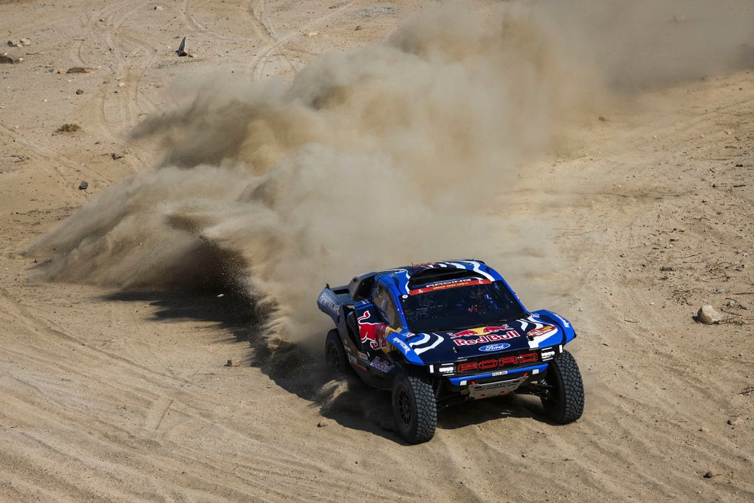 Canet pierde el liderato en motos y Sainz cede tiempo en la segunda etapa Canet pierde el liderato en motos y Sainz cede tiempo en la segunda etapa