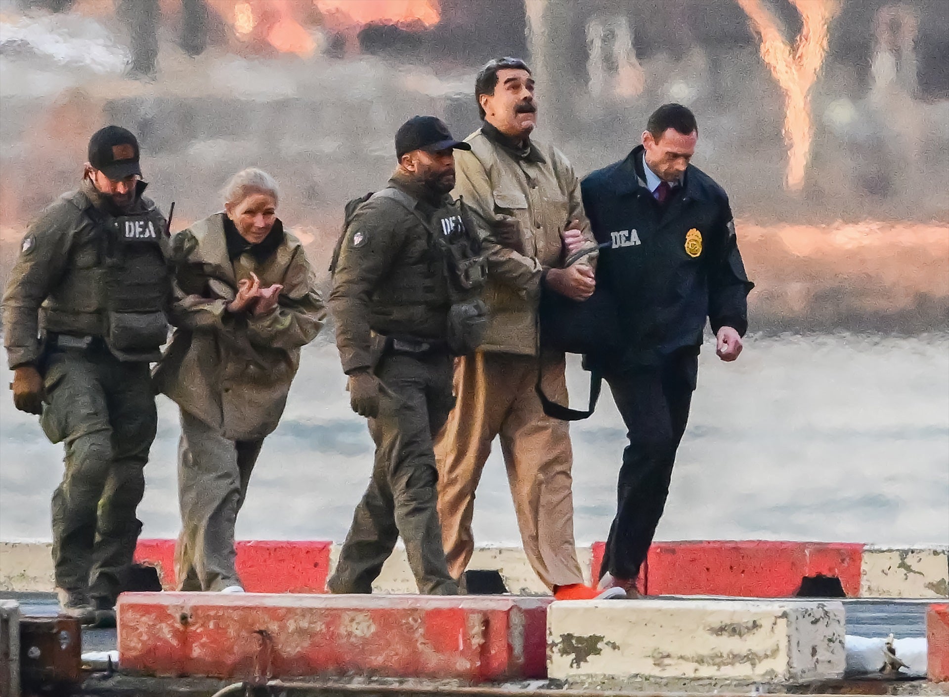 "Soy una persona decente y soy todavía el presidente de mi país": así ha sido la primera declaración de Maduro ante el juez "Soy una persona decente y soy todavía el presidente de mi país": así ha sido la primera declaración de Maduro ante el juez