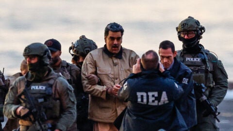 Nicolas Maduro al bajar del helicóptero