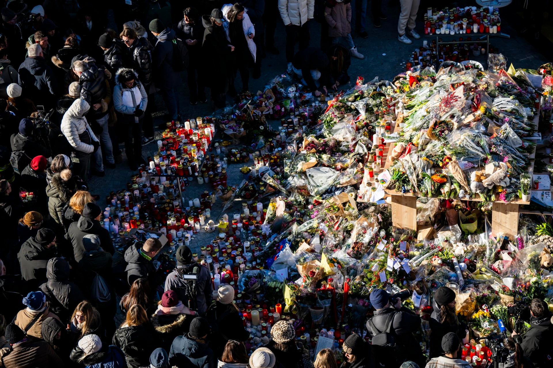 El bar de los alpes suizos donde murieron 40 personas llevaba cinco años sin someterse a un control de seguridad El bar de los alpes suizos donde murieron 40 personas llevaba cinco años sin someterse a un control de seguridad