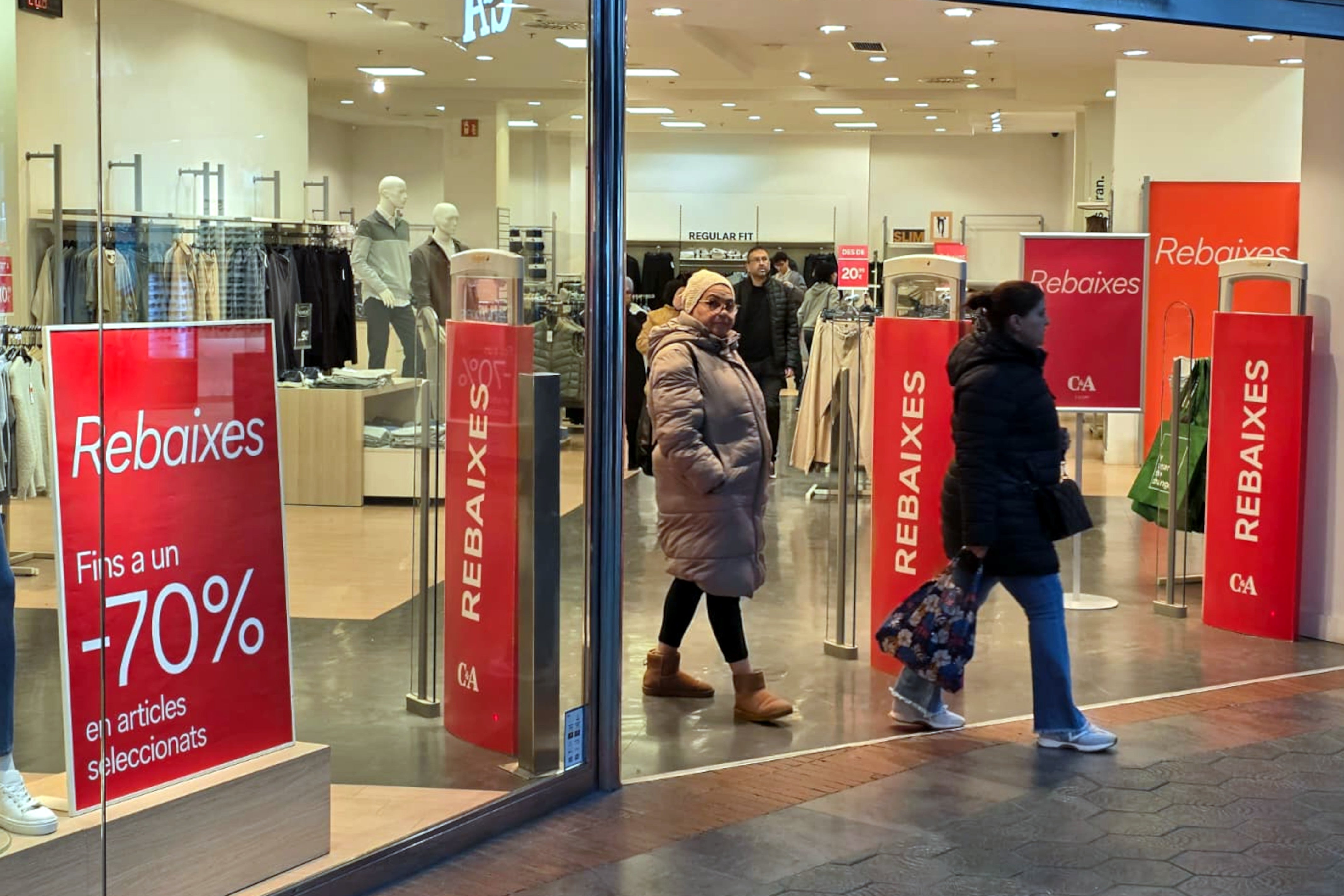 El comerç dona el tret de sortida a les rebaixes amb optimisme El comerç dona el tret de sortida a les rebaixes amb optimisme