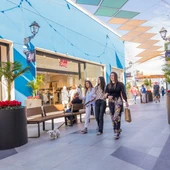 Zenia Boulevard arranca el año con Música, Cultura Urbana y un potente inicio de Rebajas Zenia Boulevard arranca el año con Música, Cultura Urbana y un potente inicio de Rebajas