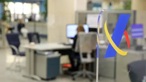 Hacienda devuelve más de 219 millones de euros en Granada tras tramitar el 98% de las devoluciones de la Renta Hacienda devuelve más de 219 millones de euros en Granada tras tramitar el 98% de las devoluciones de la Renta