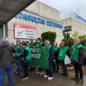 La plataforma por la Sanidad alerta de esperas en Urgencias de hasta 90 horas estas fiestas para ingresar en el Hospital de Torrevieja La plataforma por la Sanidad alerta de esperas en Urgencias de hasta 90 horas estas fiestas para ingresar en el Hospital de Torrevieja