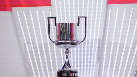 Imagen de archivo del trofeo de la Copa del Rey. Imagen de archivo del trofeo de la Copa del Rey.
