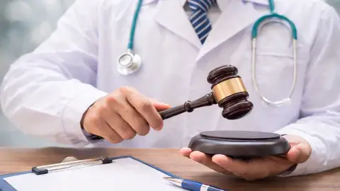 Sentencia contra las agresoras a una médico en Argamasilla de Alba Sentencia contra las agresoras a una médico en Argamasilla de Alba