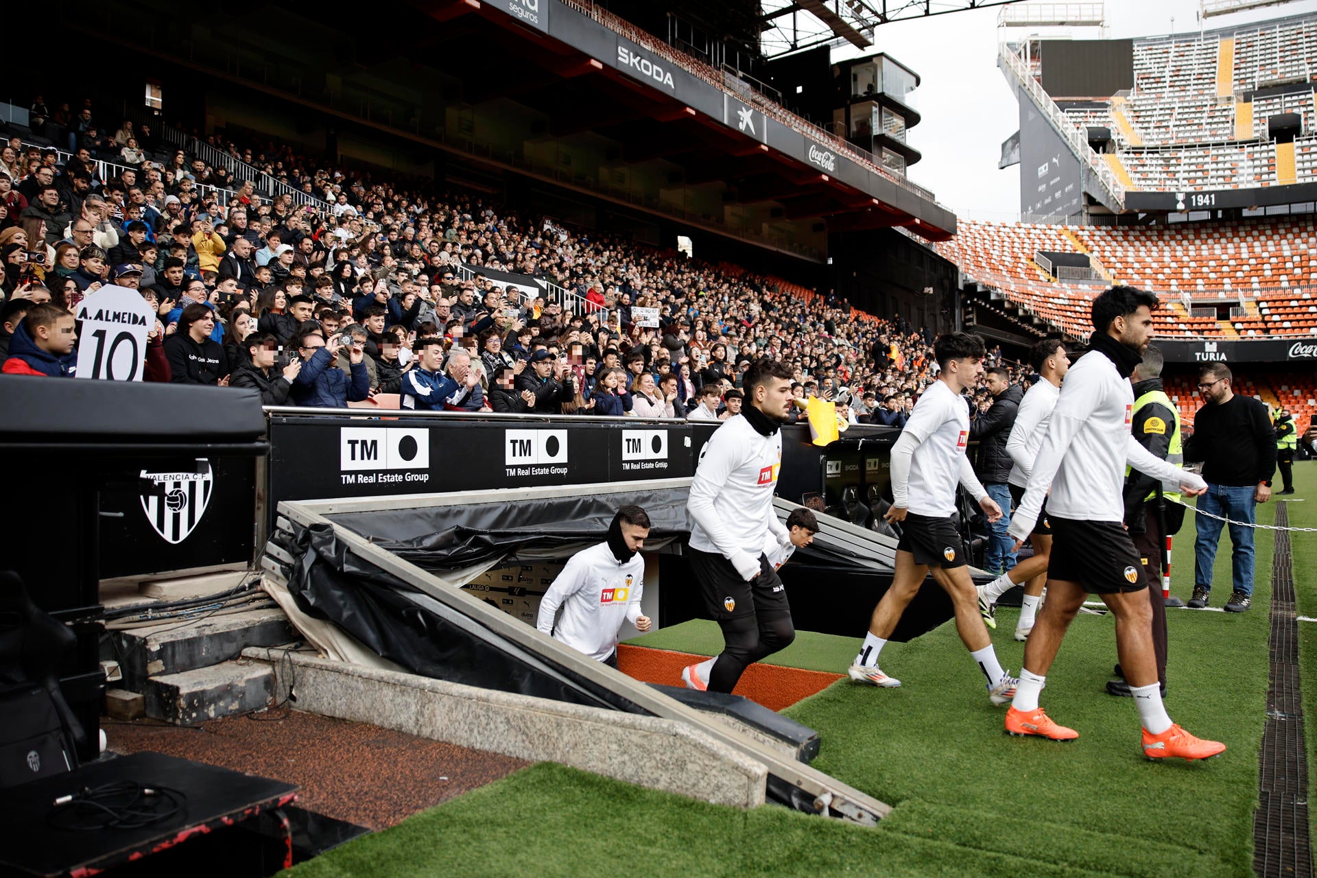 El Valencia solo ha perdido una vez con el Elche en Mestalla, por 1-2 en la Liga 65-66 El Valencia solo ha perdido una vez con el Elche en Mestalla, por 1-2 en la Liga 65-66