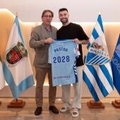 Álex Pastor, renovado hasta 2028