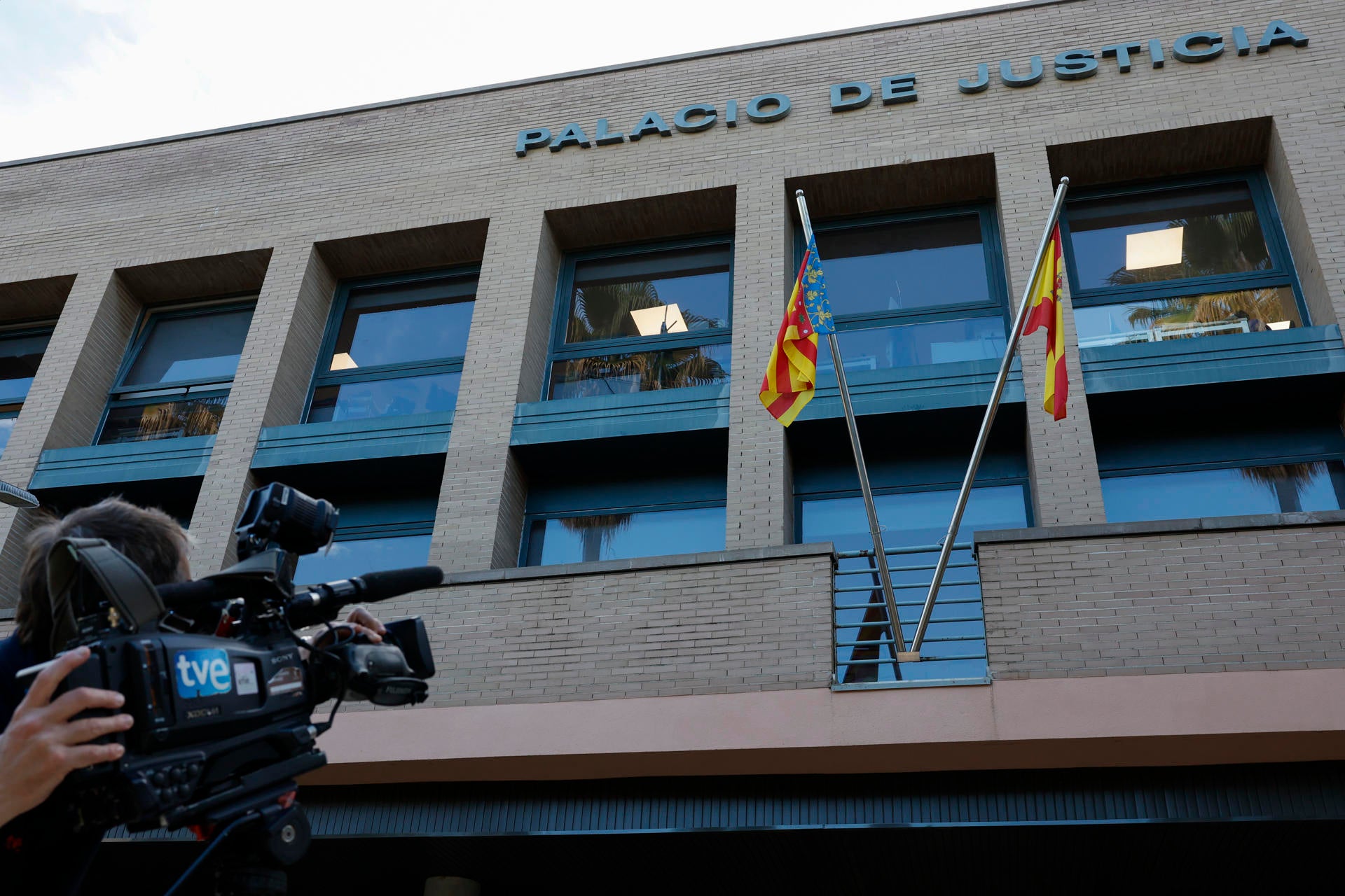 La jueza de la dana cita a tres testigos por contradicciones sobre confinar a la población La jueza de la dana cita a tres testigos por contradicciones sobre confinar a la población