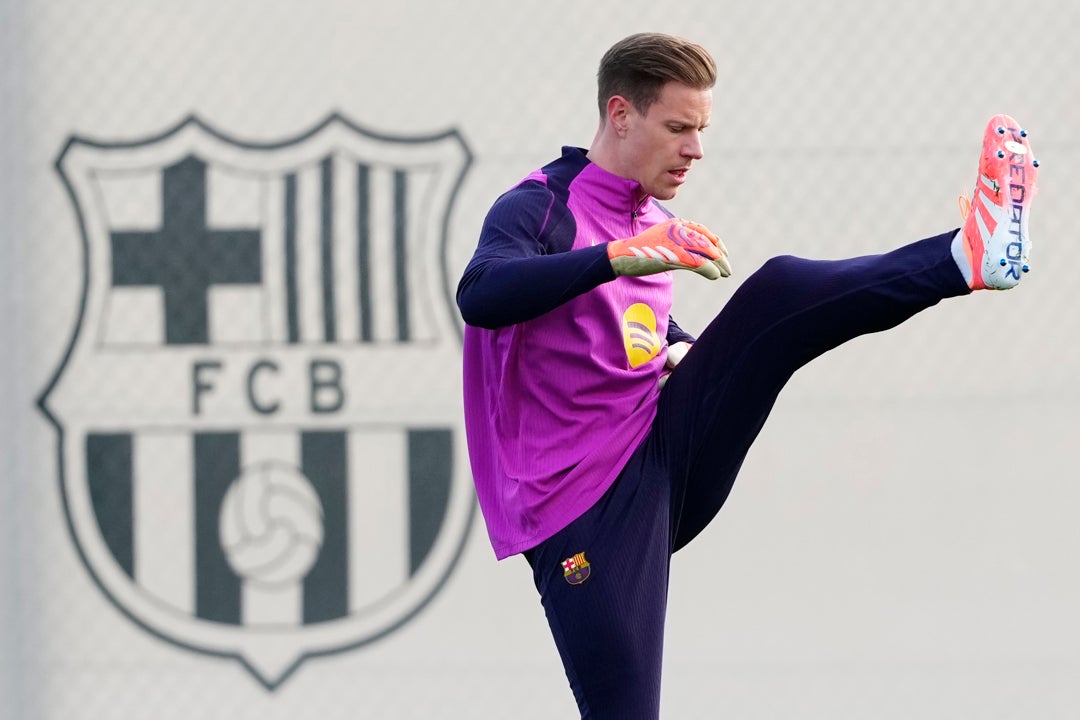 Ter Stegen vuelve a Barcelona por lesión Ter Stegen vuelve a Barcelona por lesión