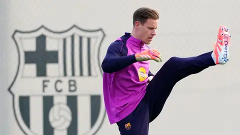 Ter Stegen vuelve a Barcelona por lesión Ter Stegen vuelve a Barcelona por lesión