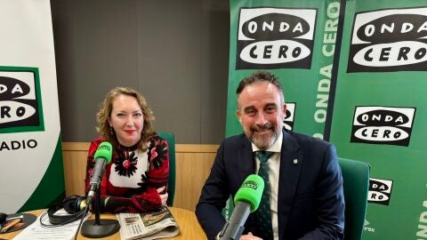 Elka Dimitrova y Jos&eacute; Luis Mateo en Onda Cero Mallorca. 