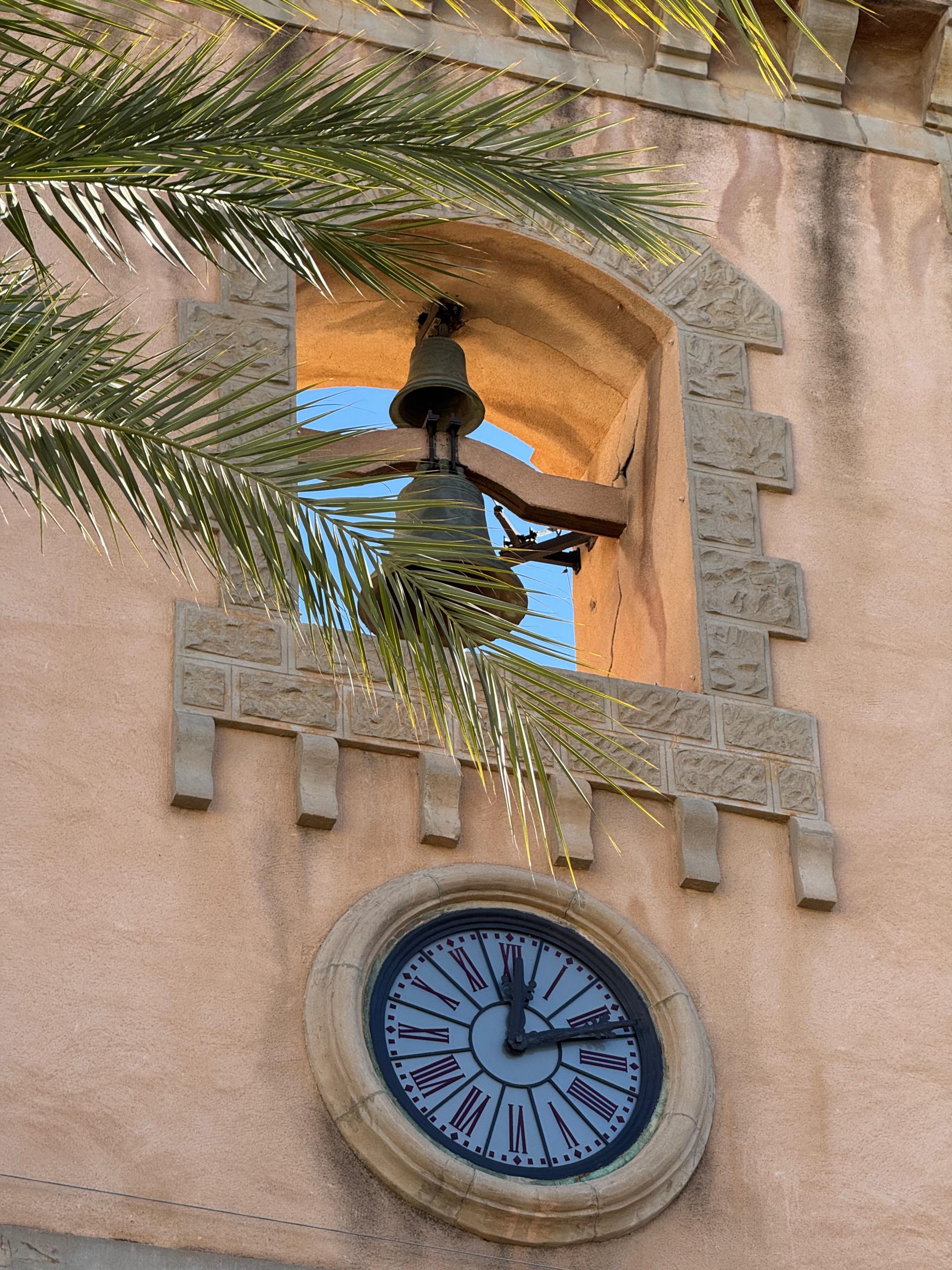 La campana del Castillo Fortaleza deja de sonar provisionalmente tras detectarse grietas en la Torre del Reloj La campana del Castillo Fortaleza deja de sonar provisionalmente tras detectarse grietas en la Torre del Reloj