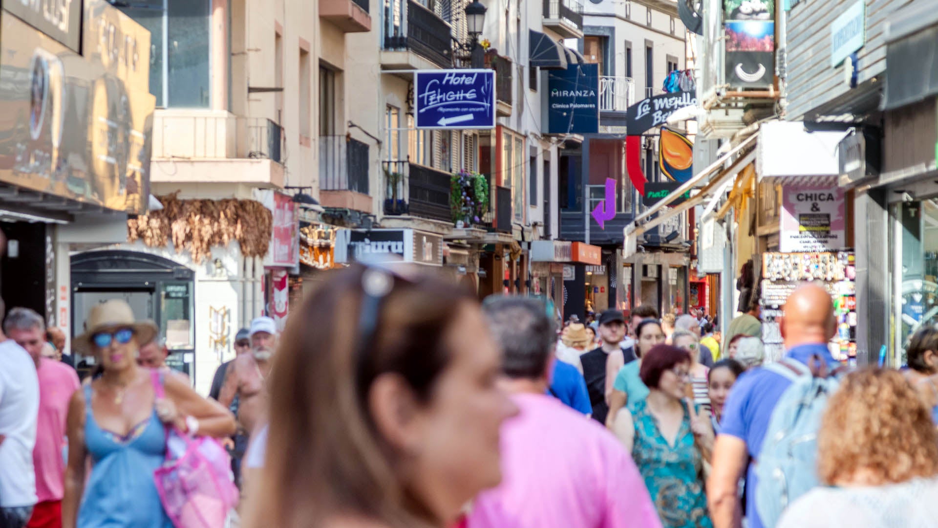 Benidorm destina 48.000 euros a seis asociaciones independientes de comerciantes Benidorm destina 48.000 euros a seis asociaciones independientes de comerciantes