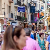 Benidorm destina 48.000 euros a seis asociaciones independientes de comerciantes Benidorm destina 48.000 euros a seis asociaciones independientes de comerciantes