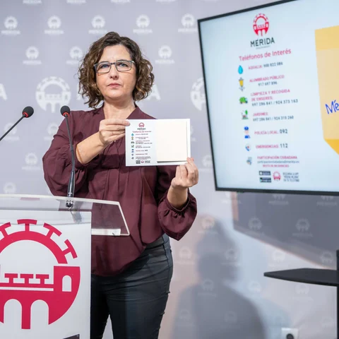 El Ayuntamiento de Mérida fomenta el contacto de los vecinos con los servicios municipales para resolver incidencias