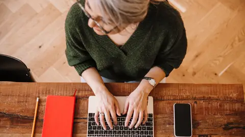 Creación de contenido, identidad digital e IA: claves de los itinerarios avanzados de Por Talento Digital Esenciales de Fundación ONCE para personas con discapacidad Creación de contenido, identidad digital e IA: claves de los itinerarios avanzados de Por Talento Digital Esenciales de Fundación ONCE para personas con discapacidad