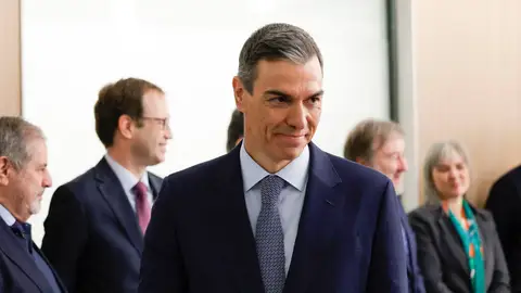 El presidente del Gobierno, Pedro Sánchez, antes de inaugurar este jueves la Conferencia de Embajadores El presidente del Gobierno, Pedro Sánchez, antes de inaugurar este jueves la Conferencia de Embajadores/ EFE/ Zipi Aragon