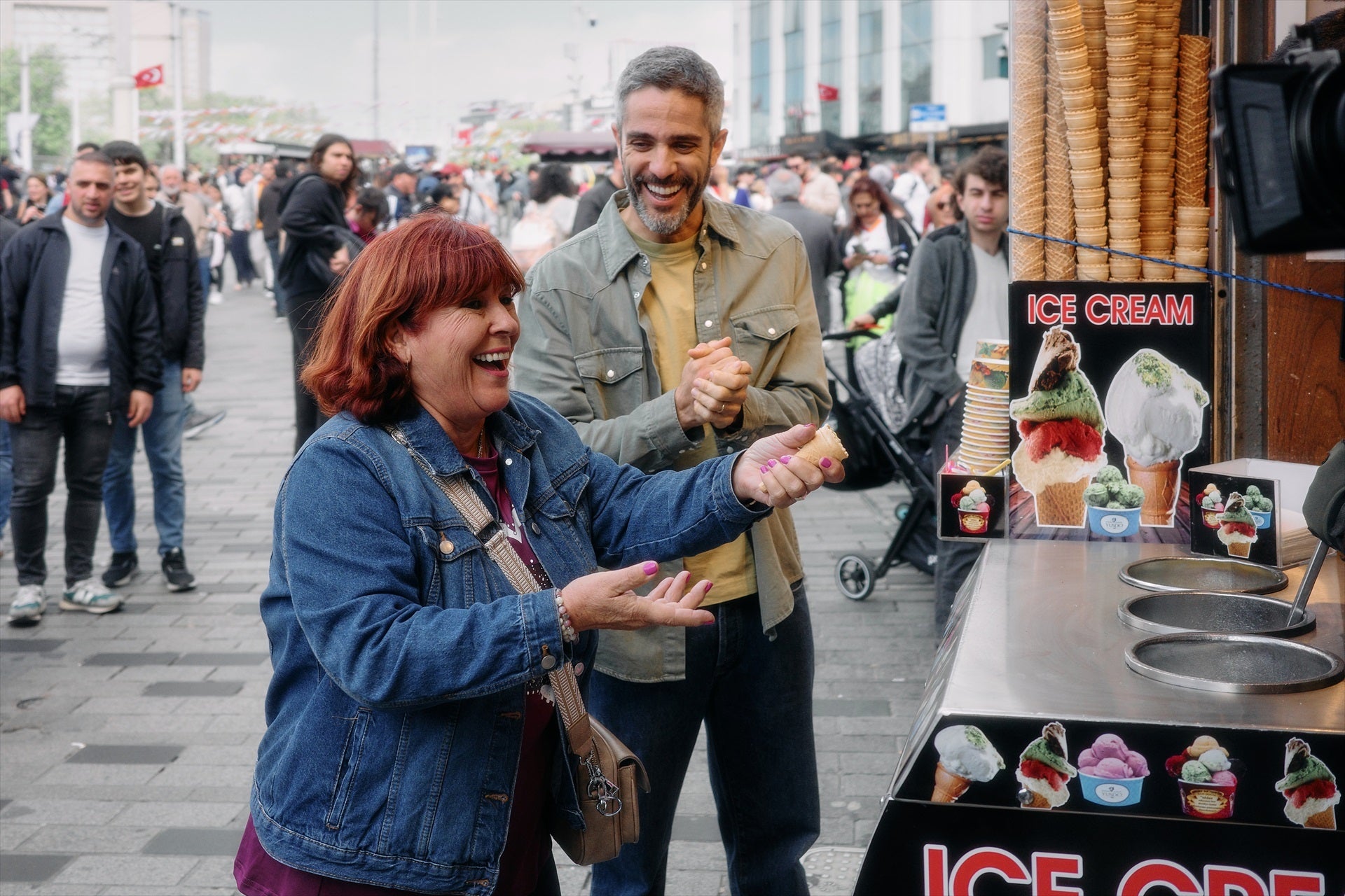 Roberto Leal presenta un nuevo show que protagoniza junto a su madre: "Le dije que era un programa de viajes" Roberto Leal presenta un nuevo show que protagoniza junto a su madre: "Le dije que era un programa de viajes"